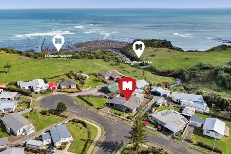 Photo of property in 22 Hickey Place, Opunake, 4616