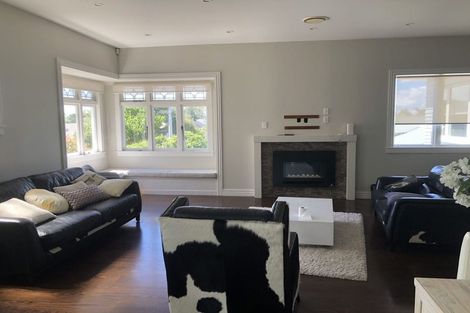 Photo of property in 128 Wheturangi Road, Greenlane, Auckland, 1051