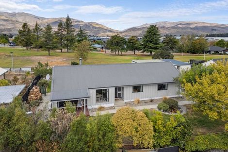 Photo of property in 19 Linrosa Place, Cromwell, 9310