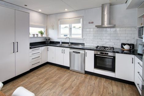 Photo of property in 30 Coddington Crescent, Masterton, 5810