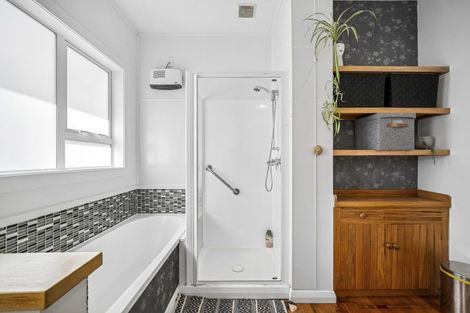 Photo of property in 19 Handyside Street, Tawa, Wellington, 5028