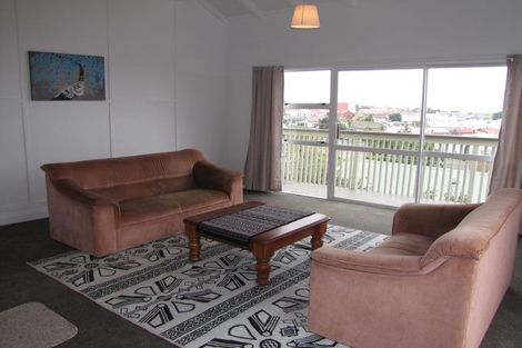 Photo of property in 102 Broad Street, Thames, 3500