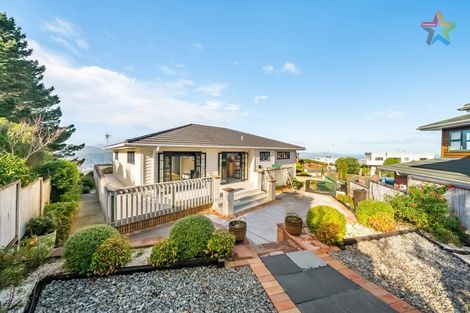 Photo of property in 44 Arahiwi Grove, Tirohanga, Lower Hutt, 5010