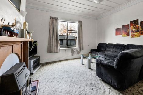 Photo of property in 1 Campbell Street, Hawera, 4610