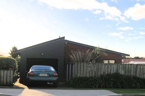 Photo of property in 25 Moana Road, Paraparaumu, 5032