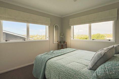 Photo of property in 15 Boardwalk Rise, Long Bay, Auckland, 0630