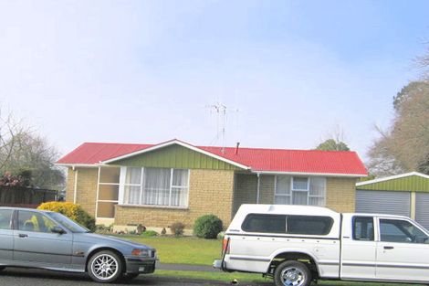 Photo of property in 2 Pickering Crescent, Chedworth, Hamilton, 3210