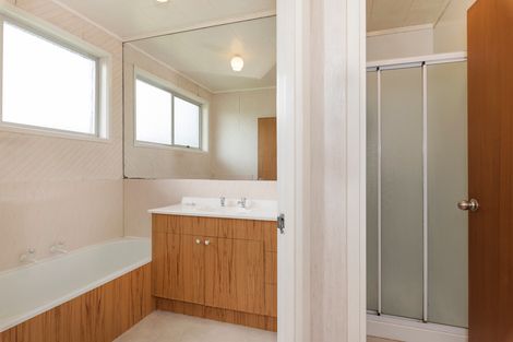 Photo of property in 48 Rehia Road, Massey, Auckland, 0614