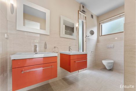 Photo of property in 5 Cameron Drive, Acacia Bay, Taupo, 3385