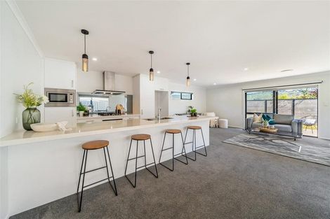 Photo of property in 34 Te Kaeaea Crescent, Wallaceville, Upper Hutt, 5018