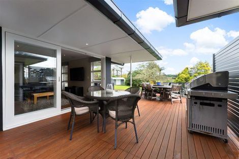 Photo of property in 72 Hanham Road, Kumeu, 0891
