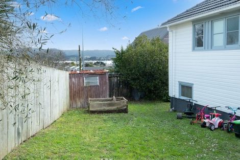 Photo of property in 30 Norcross Avenue, Henderson, Auckland, 0612