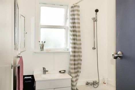 Photo of property in 16 James Street, Dannevirke, 4930