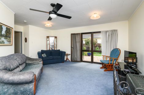 Photo of property in 72 Geraldine Crescent, Cloverlea, Palmerston North, 4412