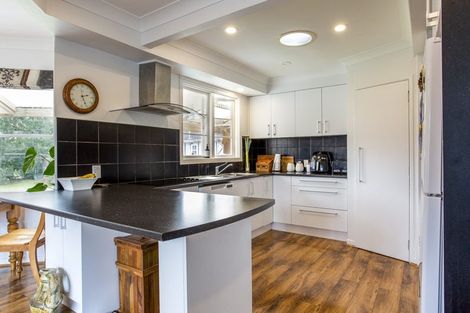 Photo of property in 52 Awaroa Road, Helensville, 0800