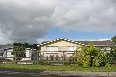 Photo of property in 153 Chichester Drive, Rosehill, Papakura, 2113