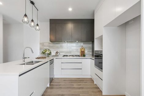 Photo of property in 9 Survila Street, Takanini, 2110