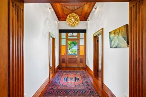 Photo of property in 6 Thompson Road, Bluff Hill, Napier, 4110