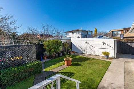 Photo of property in 2/4 Lansbury Avenue, Strowan, Christchurch, 8052