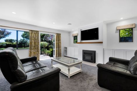 Photo of property in 3e Kinross Drive, Merrilands, New Plymouth, 4312