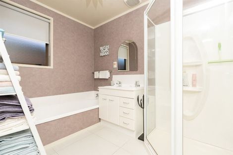 Photo of property in 52 Waterford Road, Fitzroy, Hamilton, 3206