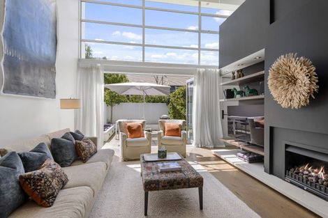 Photo of property in 12 Holly Road, St Albans, Christchurch, 8014