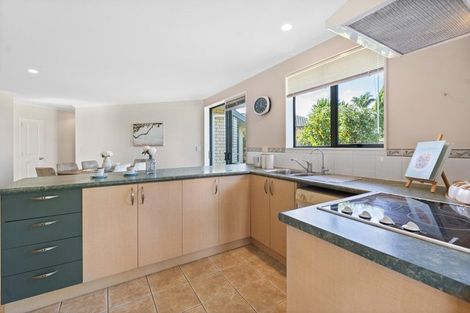 Photo of property in 24 Tauranga Place, Orewa, 0931