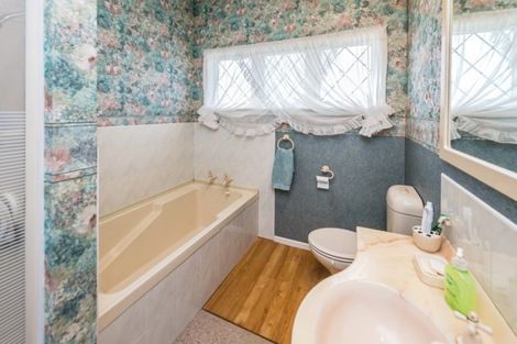 Photo of property in 25 Brassey Road, Saint Johns Hill, Whanganui, 4500