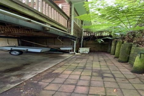 Photo of property in 62 Mountain Road, Henderson Valley, Auckland, 0612