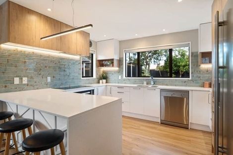 Photo of property in 3 Fieldmoor Place, Parklands, Christchurch, 8083