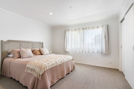 Photo of property in 106 Saint Patricks Row, Whangamata, 3620