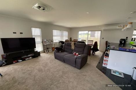 Photo of property in 2 Ambedkar Way, Pukekohe, 2120