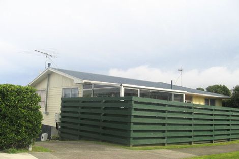 Photo of property in 20 Cypress Drive, Maungaraki, Lower Hutt, 5010