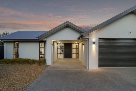 Photo of property in 8 Sentinel Place, Halswell, Christchurch, 8025