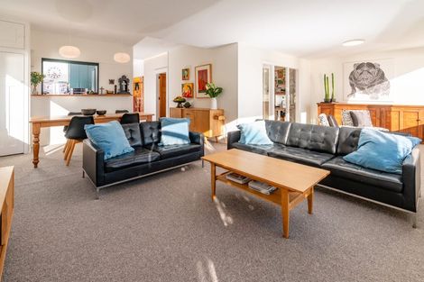 Photo of property in 37 The Crescent, Roseneath, Wellington, 6011