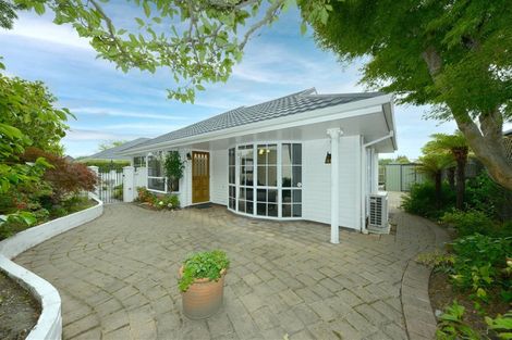 Photo of property in 3 Hatfield Place, Avonhead, Christchurch, 8042