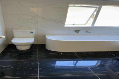 Photo of property in 5 Altair Place, Windsor Park, Auckland, 0632