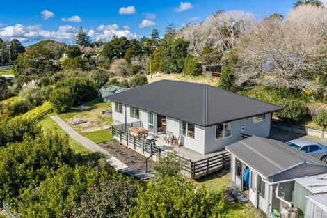 Photo of property in 3241 Paparoa-oakleigh Road, Paparoa, 0571