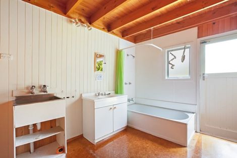 Photo of property in 43 Cable Bay Block Road, Cable Bay, 0420