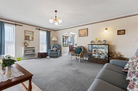 Photo of property in 14 Poplar Grove, Whalers Gate, New Plymouth, 4310