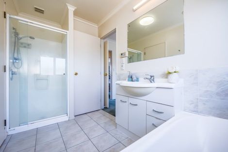 Photo of property in 2/942 High Street, Avalon, Lower Hutt, 5011