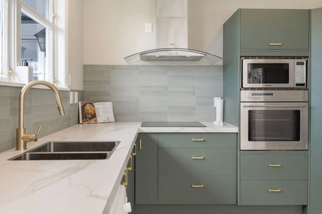 Photo of property in 5 Wigan Place, Hokowhitu, Palmerston North, 4410