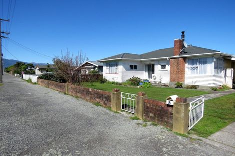 Photo of property in 8 Derby Street, Westport, 7825