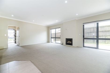 Photo of property in 23 Midhurst Avenue, Henderson, Auckland, 0612