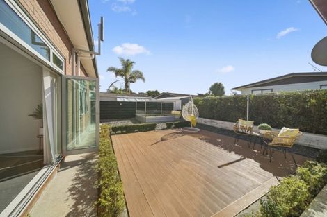 Photo of property in 33 Hope Farm Avenue, Pakuranga Heights, Auckland, 2010