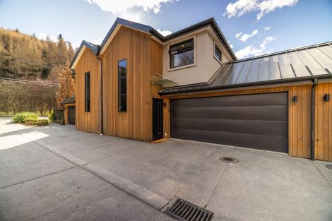 Photo of property in 3 Packhorse Lane, Arthurs Point, Queenstown, 9371