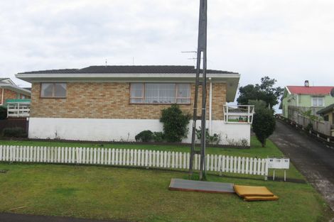 Photo of property in 2/7 Nelson Street, Papakura, 2110