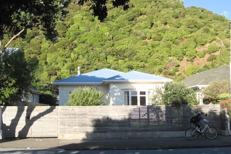 Photo of property in 73 Oroua Street, Eastbourne, Lower Hutt, 5013