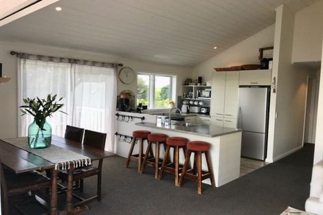 Photo of property in 4a Torkar Road, Clarks Beach, 2122