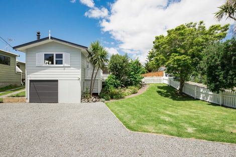 Photo of property in 100 Matatua Road, Raumati Beach, Paraparaumu, 5032